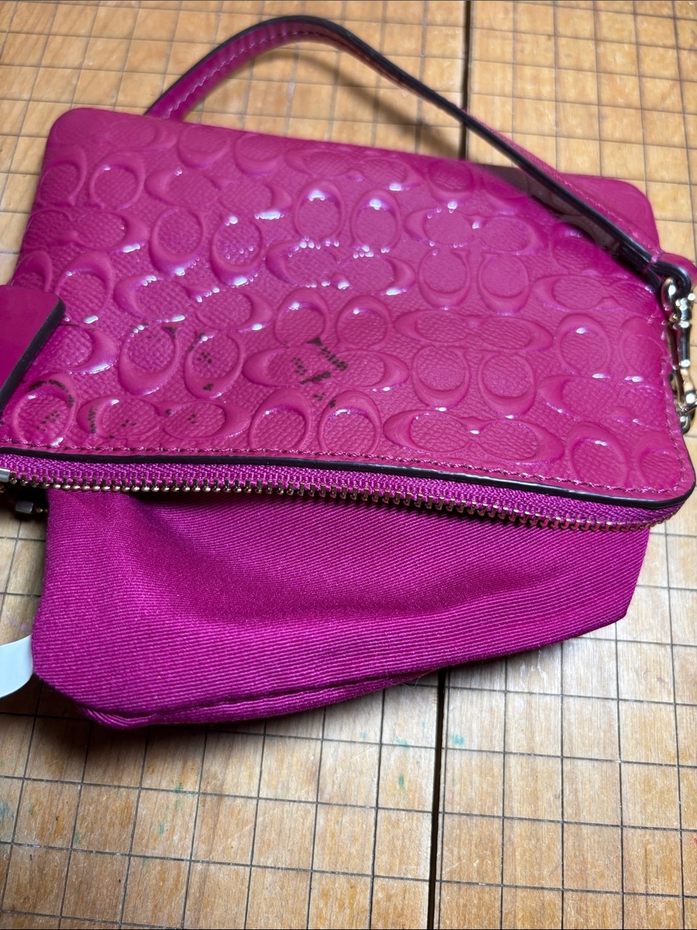Coach Patent Debossed Signature C Wristlet Corner Zip w Gold Tone Hot Pink - Picture 15 of 17